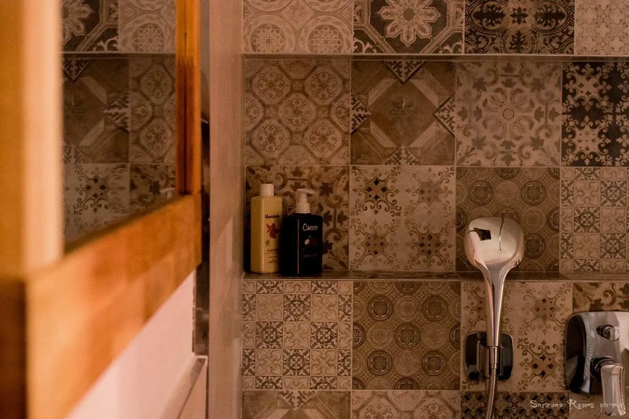 Sarzana'S Rooms Guest house